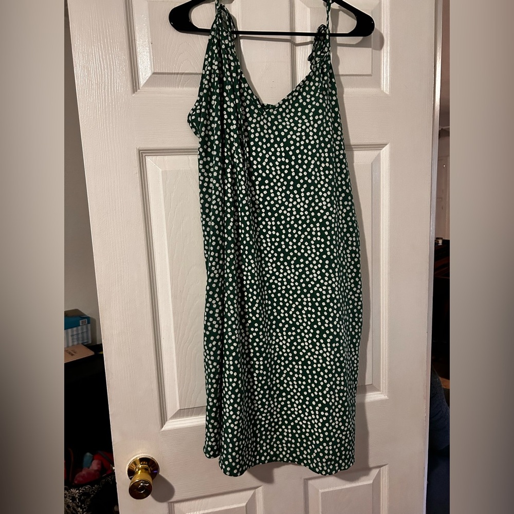 Plus size green dress